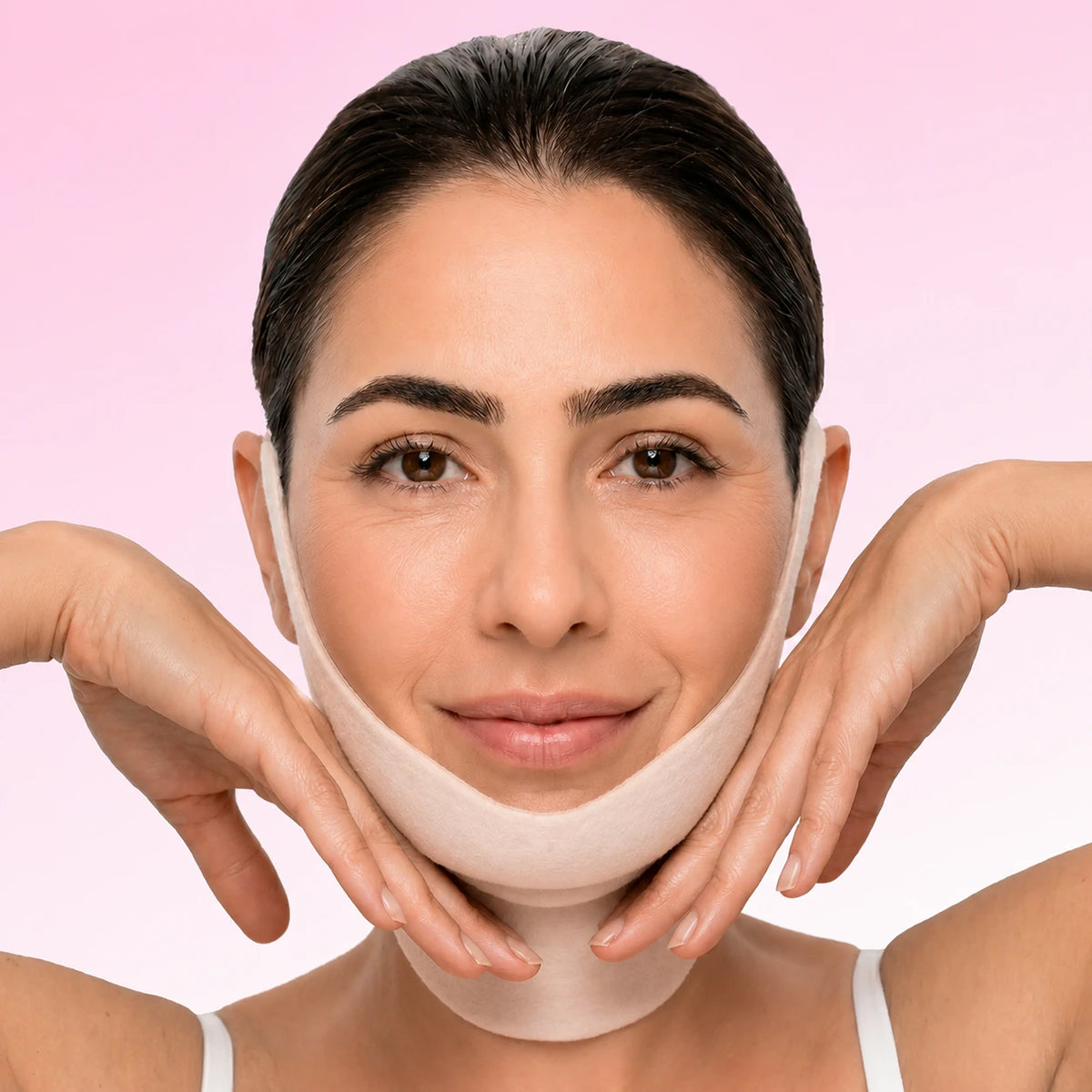 Woman wearing the MARÉE Chin & Jawline Lifting Mask